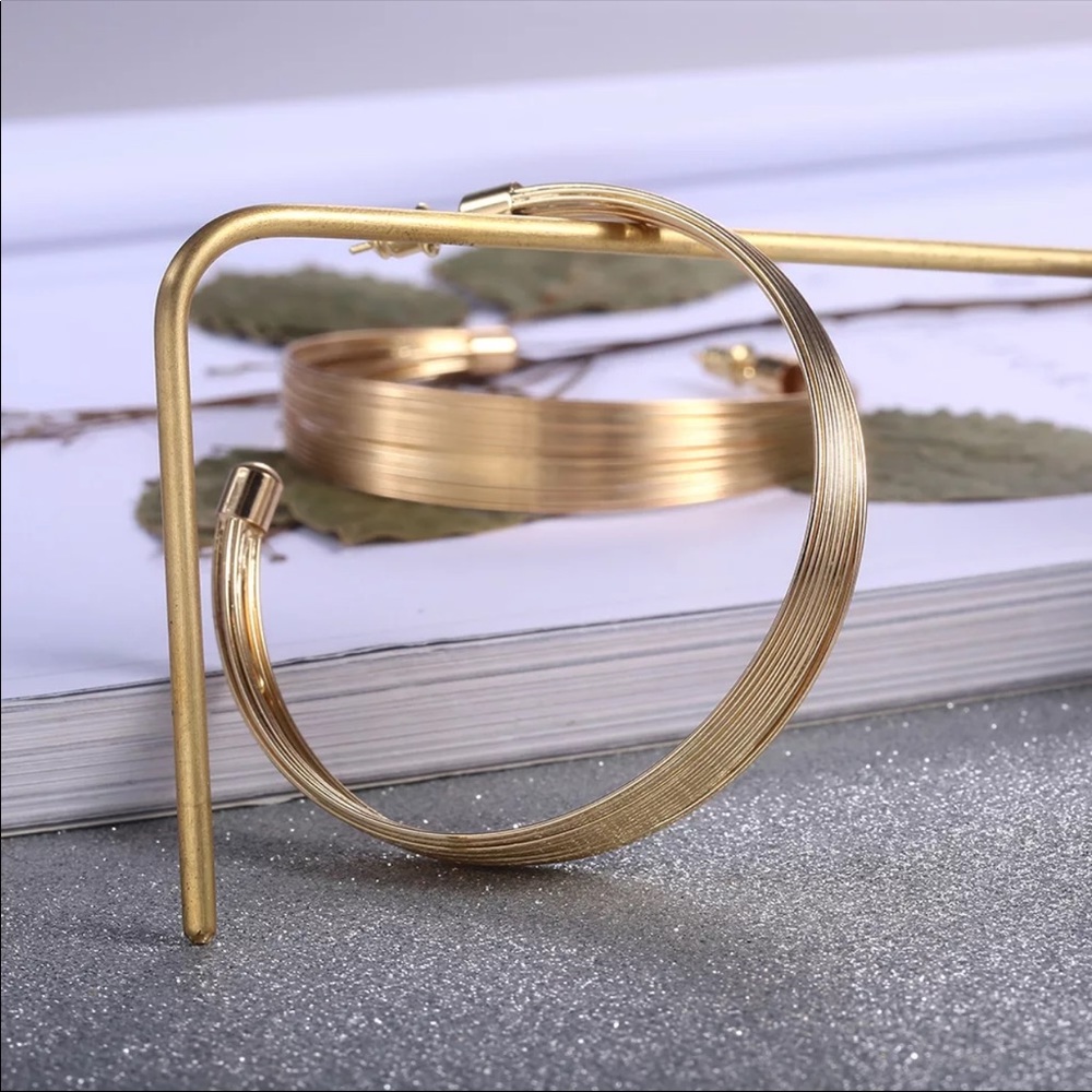New Women’s Yellow Gold Round Hoop Earrings - Picture 4 of 4